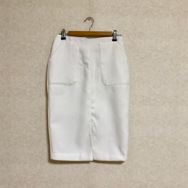 dholic(ディーホリック)の青りんご様専用　dholic 白のタイトスカート レディースのスカート(ひざ丈スカート)の商品写真