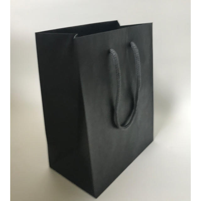 ギフトバック 手提げ 紙袋 (底板付) 黒 無地 3枚 インテリア/住まい/日用品のオフィス用品(ラッピング/包装)の商品写真