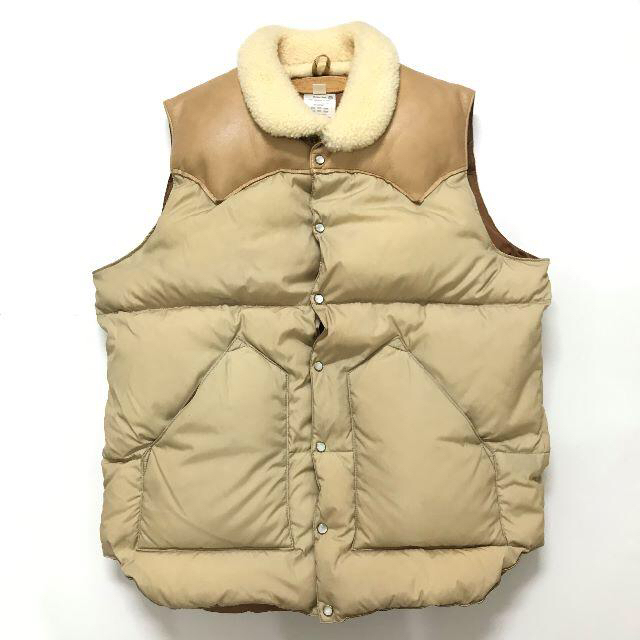 Rocky Mountain Featherbed(ロッキーマウンテンフェザーベッド)のヒロさん専用　ロッキーマウンテン　ベージュ　ボア　サイズ42　★ロンハーマン メンズのジャケット/アウター(ダウンベスト)の商品写真