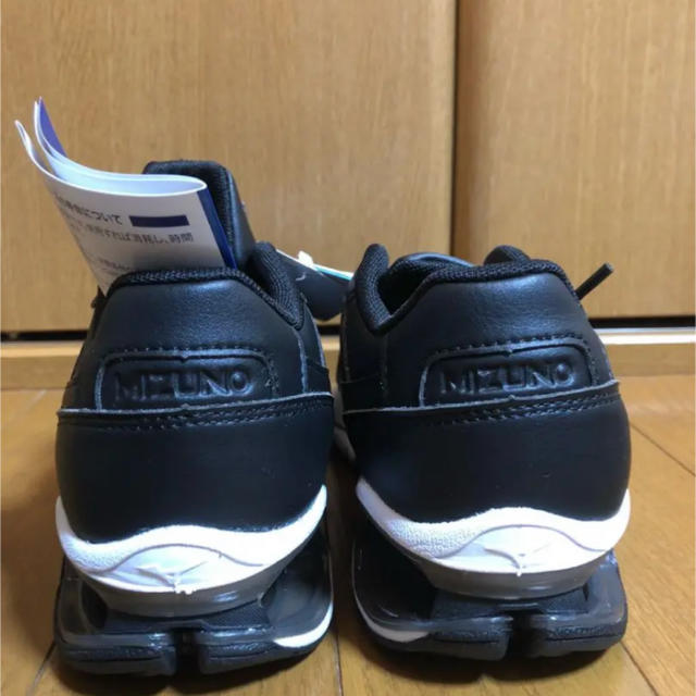 新品未使用 MIZUNO スニーカー 1906