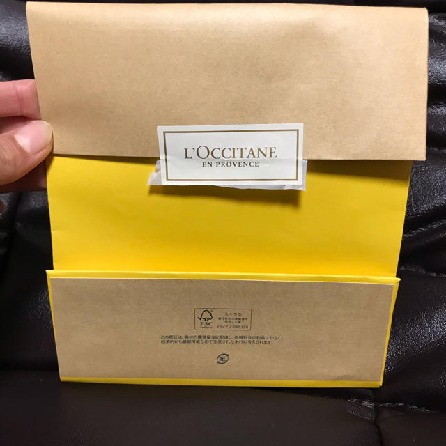 L'OCCITANE(ロクシタン)の L’OCCITANE ショップ袋　紙袋×3 リボン×2 レディースのバッグ(ショップ袋)の商品写真