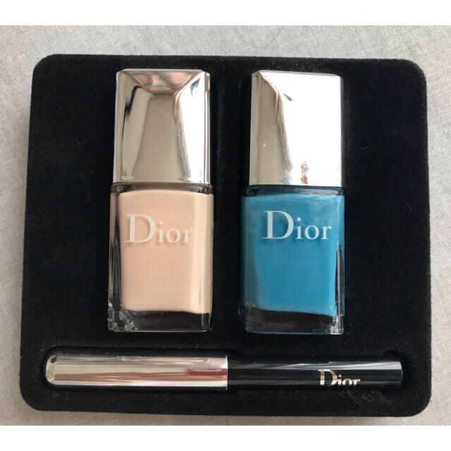 Dior(ディオール)の！値下げ中！《美品》【限定】ディオール ヴェルニ　ポルカドットデュオ コスメ/美容のネイル(マニキュア)の商品写真