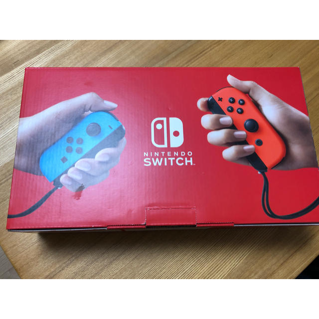 Nintendo Switch(ニンテンドースイッチ)の新型Nintendo Switch エンタメ/ホビーのゲームソフト/ゲーム機本体(家庭用ゲーム機本体)の商品写真