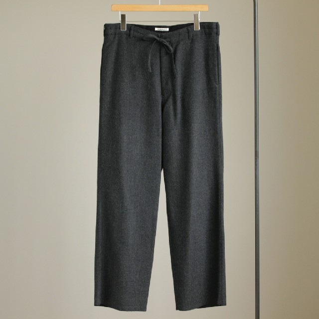 COMOLI(コモリ)の【AURALEE】SELVEDGE WOOL VIYELLA PANTS メンズのパンツ(スラックス)の商品写真