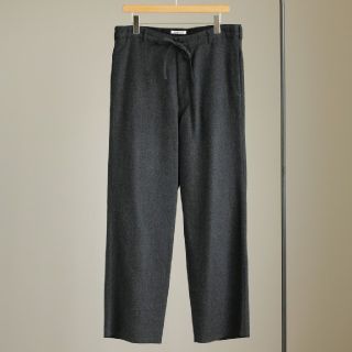 コモリ(COMOLI)の【AURALEE】SELVEDGE WOOL VIYELLA PANTS(スラックス)