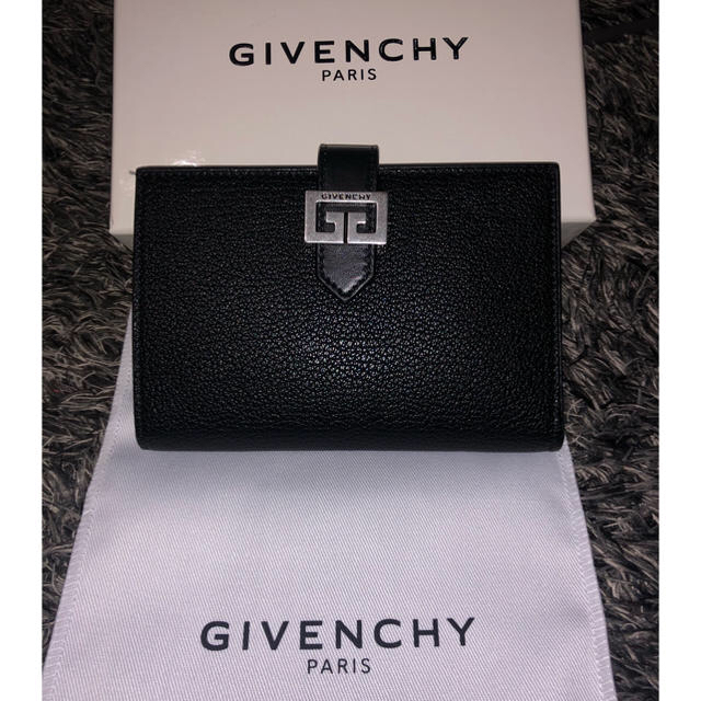 GIVENCHY 財布