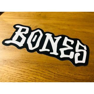 パウエル(POWELL)のBONES ボーンズ ステッカー 黒×白(スケートボード)