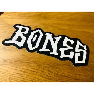 パウエル(POWELL)のBONES ボーンズ ステッカー 黒×白(スケートボード)