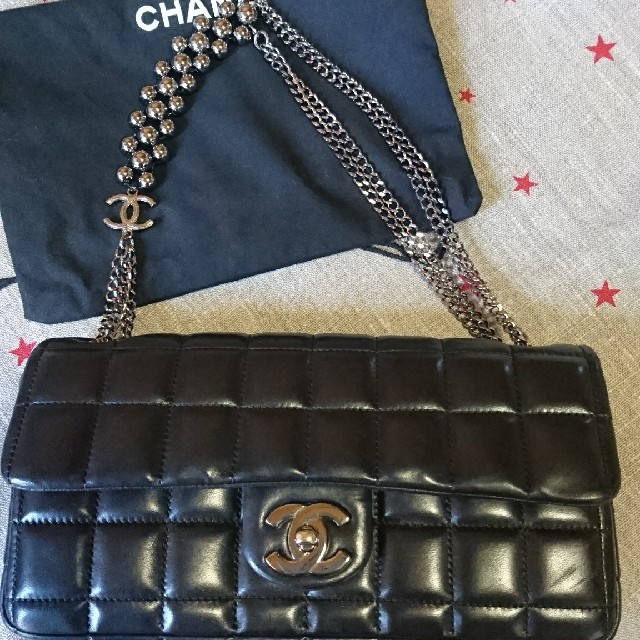 CHANEL(シャネル)のCHANEL ココチェーンマトラッセショルダー 銀座限定 レディースのバッグ(ショルダーバッグ)の商品写真