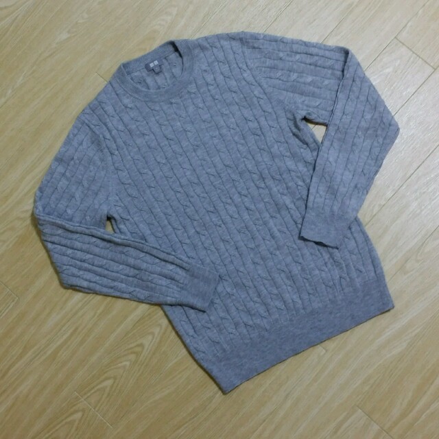 UNIQLO(ユニクロ)のユニクロ　ケーブルニット　グレー　M メンズのトップス(ニット/セーター)の商品写真