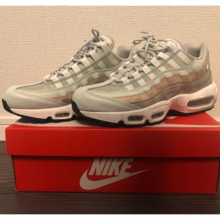 ナイキ(NIKE)の【NIKE】ナイキ/AIRMAX95/白×シルバー/27cm/短時間2回着用(スニーカー)