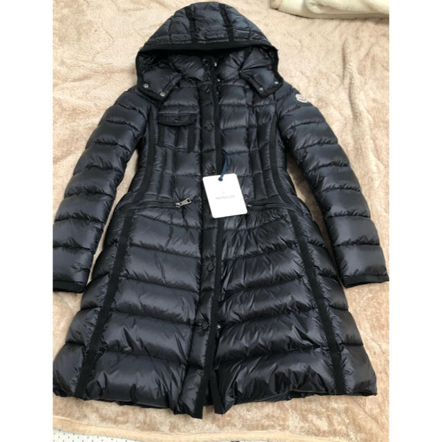 MONCLER(モンクレール)のsa様専用　新品・未使用！Moncler エルミンヌ　ブラック　00 レディースのジャケット/アウター(ダウンコート)の商品写真