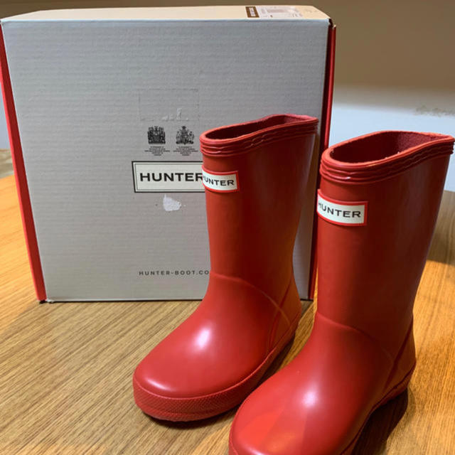 HUNTER(ハンター)の新品　HUNTER レインブーツ　キッズ キッズ/ベビー/マタニティのベビー靴/シューズ(~14cm)(長靴/レインシューズ)の商品写真