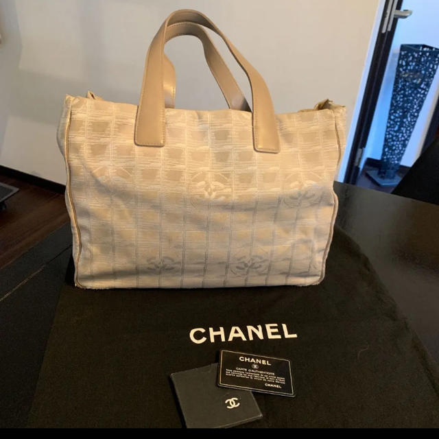 シャネル  ニュートラベルライン ベージュ トートバック CHANEL