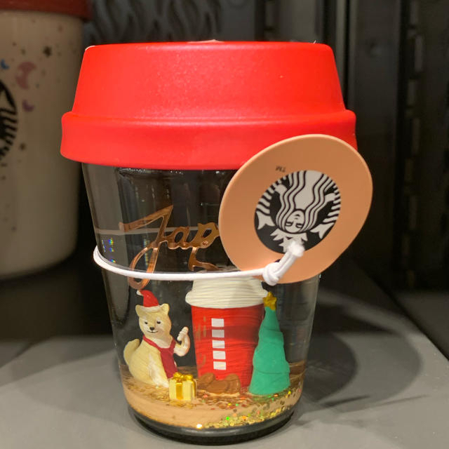 Starbucks Coffee(スターバックスコーヒー)のホリデー2019スノードームTOGO RED CUP インテリア/住まい/日用品のインテリア小物(置物)の商品写真