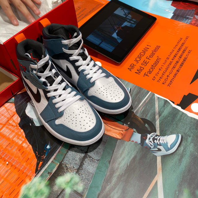 NIKE(ナイキ)のNIKE エア ジョーダン 1 MID SE フィアレス シューズ　28.0   メンズの靴/シューズ(スニーカー)の商品写真