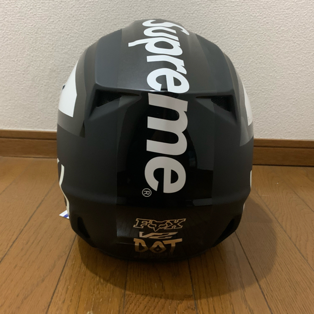 Supreme - Supreme - Fox Racing V2 Helmet Lサイズの通販 by ポーチ's 