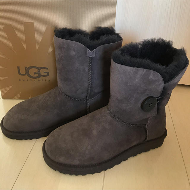 新品 UGG ムートンブーツ 23cm 値下げ中❗️ - burnet.com.ar