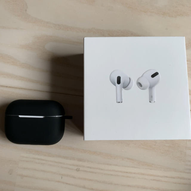 AirPods Pro 美品　数回使用　本体カバー付き