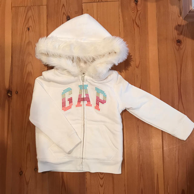 babyGAP(ベビーギャップ)のGAP ベビー　キッズ　ボアパーカー  キッズ/ベビー/マタニティのキッズ服女の子用(90cm~)(ジャケット/上着)の商品写真