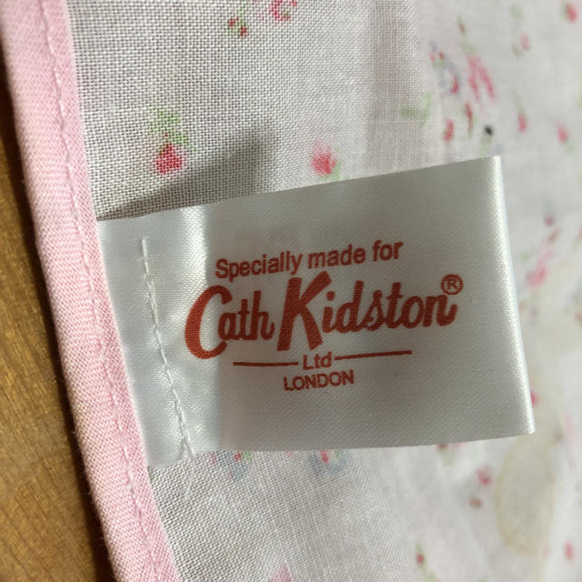 Cath Kidston(キャスキッドソン)のキッズ防水エプロン　キャスキッドソン キッズ/ベビー/マタニティのこども用ファッション小物(その他)の商品写真