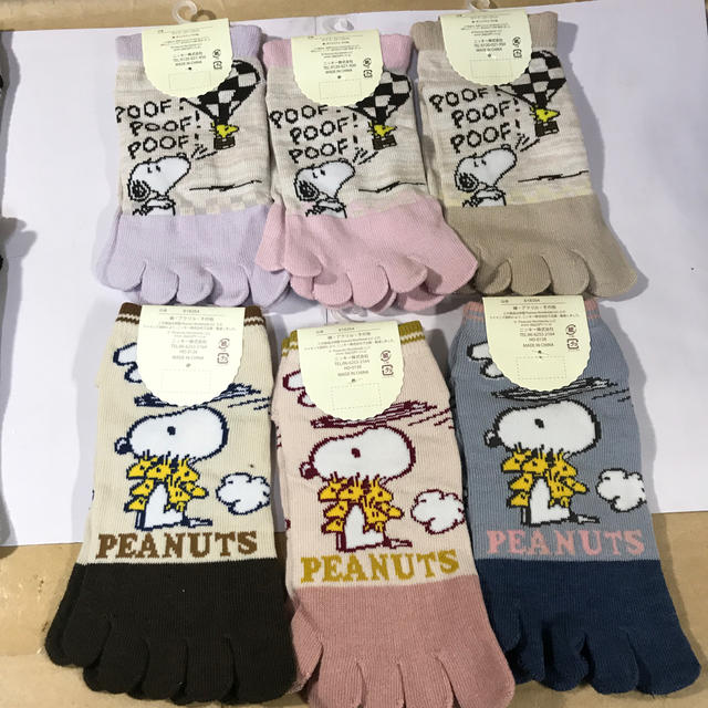 SNOOPY(スヌーピー)の【12足組】スヌーピー 5本指ソックス【B4】 レディースのレッグウェア(ソックス)の商品写真