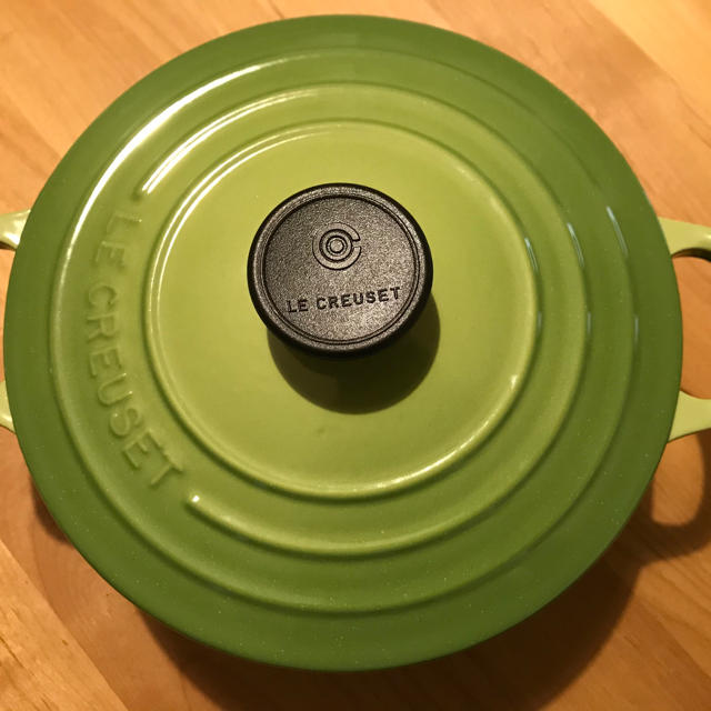 LE CREUSET(ルクルーゼ)の【ル・クルーゼ】ココットロンド　トラディション　18cm パームグリーン インテリア/住まい/日用品のキッチン/食器(鍋/フライパン)の商品写真