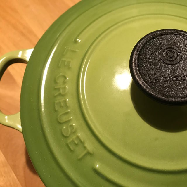 LE CREUSET(ルクルーゼ)の【ル・クルーゼ】ココットロンド　トラディション　18cm パームグリーン インテリア/住まい/日用品のキッチン/食器(鍋/フライパン)の商品写真