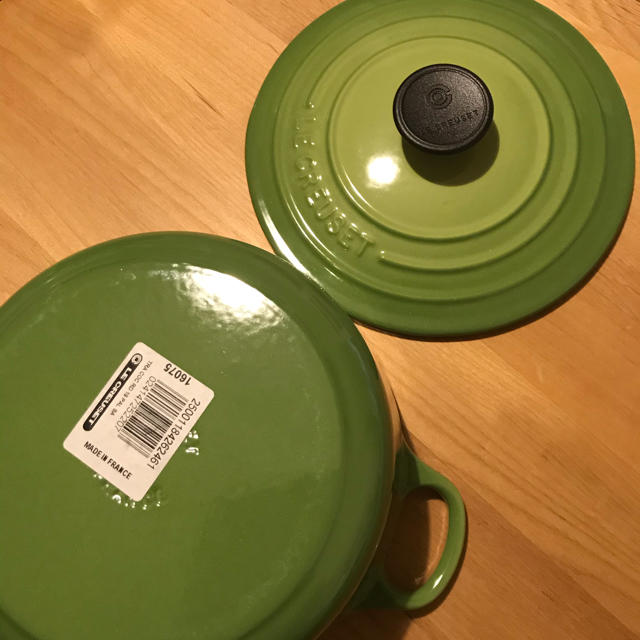 LE CREUSET(ルクルーゼ)の【ル・クルーゼ】ココットロンド　トラディション　18cm パームグリーン インテリア/住まい/日用品のキッチン/食器(鍋/フライパン)の商品写真