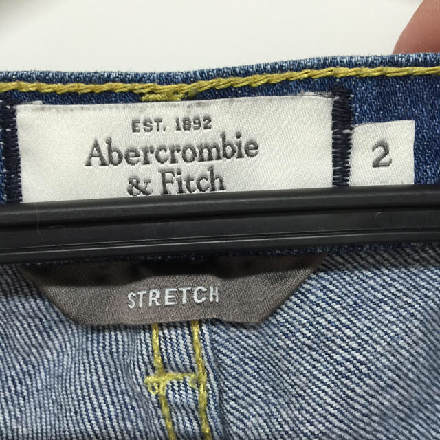 Abercrombie&Fitch(アバクロンビーアンドフィッチ)のアバクロスリムジーンズ 2 レディースのパンツ(デニム/ジーンズ)の商品写真