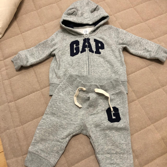 GAP Kids(ギャップキッズ)のGAP  セットアップ　　パーカー　　パンツ　　くま キッズ/ベビー/マタニティのベビー服(~85cm)(トレーナー)の商品写真