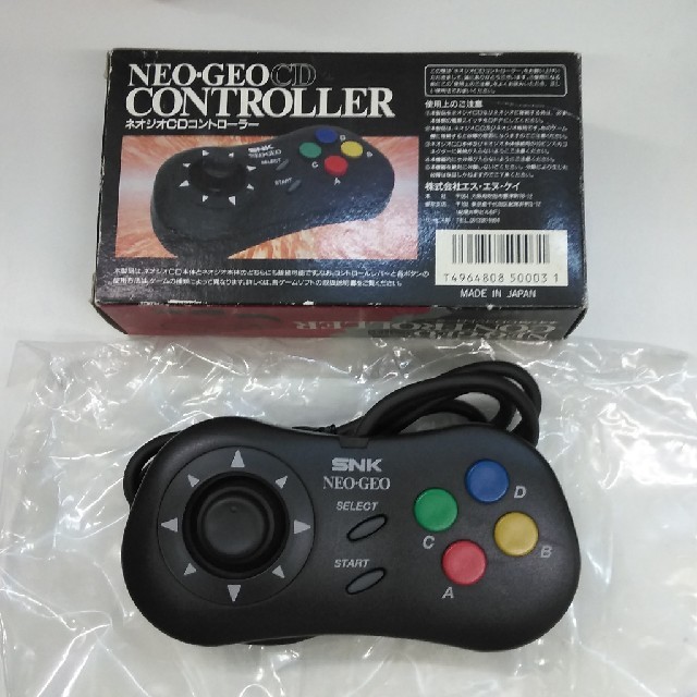 SNK(エスエヌケイ)のSNK　ネオジオCDコントローラー　NEO GEO エンタメ/ホビーのゲームソフト/ゲーム機本体(その他)の商品写真