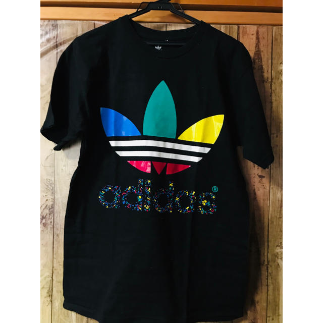 adidas(アディダス)のアディダスオリジナルス　カラフル　Tシャツ　 メンズのトップス(Tシャツ/カットソー(半袖/袖なし))の商品写真