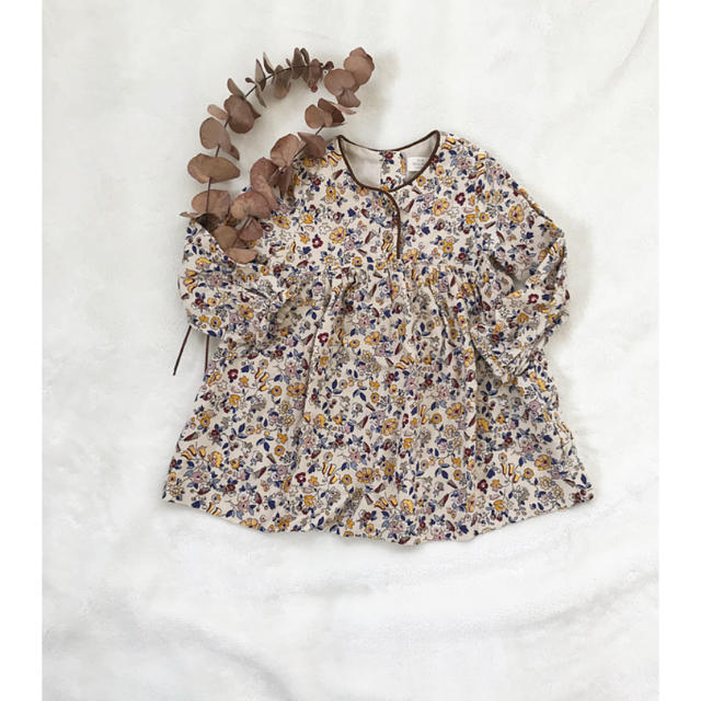 ZARA KIDS(ザラキッズ)のzara baby 花柄　ワンピ　ワンピース　小花柄ワンピ　ザラキッズ キッズ/ベビー/マタニティのキッズ服女の子用(90cm~)(ワンピース)の商品写真