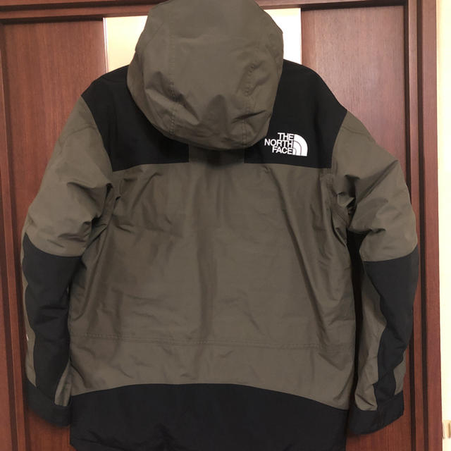 THE NORTH FACE(ザノースフェイス)の2019年 マウンテンダウンジャケット ニュートープ M メンズのジャケット/アウター(ダウンジャケット)の商品写真