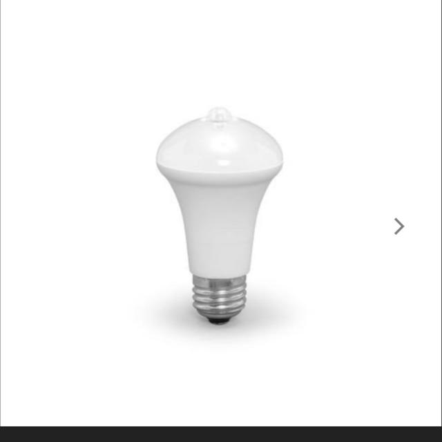 アイリスオーヤマ(アイリスオーヤマ)のアイリスオーヤマ DCM E26口金 60w LEDセンサー式電球 3個セット インテリア/住まい/日用品のライト/照明/LED(蛍光灯/電球)の商品写真