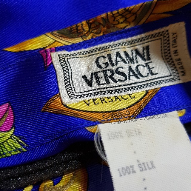 Gianni Versace(ジャンニヴェルサーチ)のGIANNI VERSACE SILK 100 SHIRT  メンズのトップス(シャツ)の商品写真
