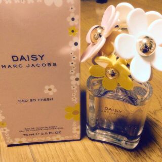 マークジェイコブス(MARC JACOBS)のマークジェイコブス daisy 香水(香水(女性用))