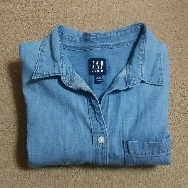 GAP(ギャップ)のGAP  デニムシャツ レディースのトップス(シャツ/ブラウス(長袖/七分))の商品写真