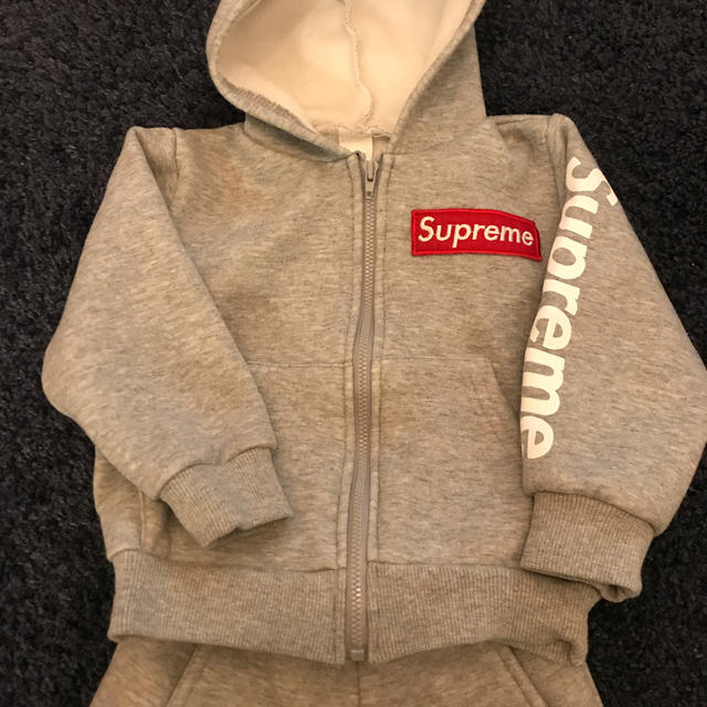 Supreme(シュプリーム)の韓国にて購入 80 新品 キッズ/ベビー/マタニティのベビー服(~85cm)(ロンパース)の商品写真