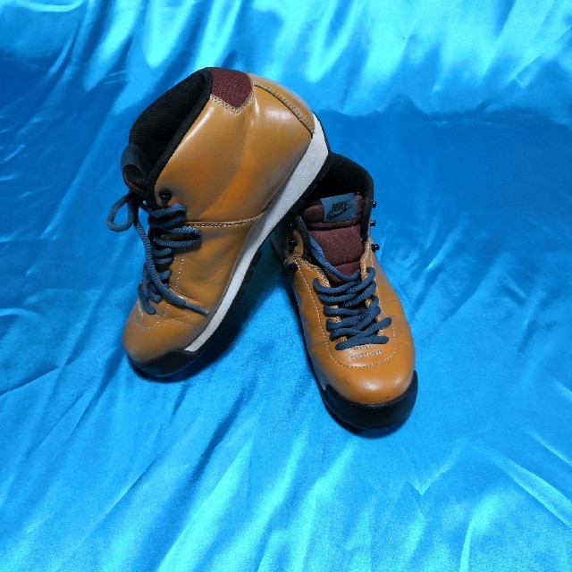 NIKE(ナイキ)のmismisa様専用 NIKE エアマグマ 25 メンズの靴/シューズ(スニーカー)の商品写真