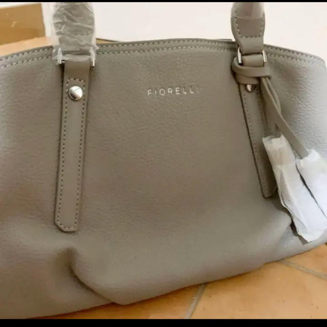 【新品未使用７０%off！】フィオレッリ　FIORELLI 2way バッグ レディースのバッグ(ハンドバッグ)の商品写真