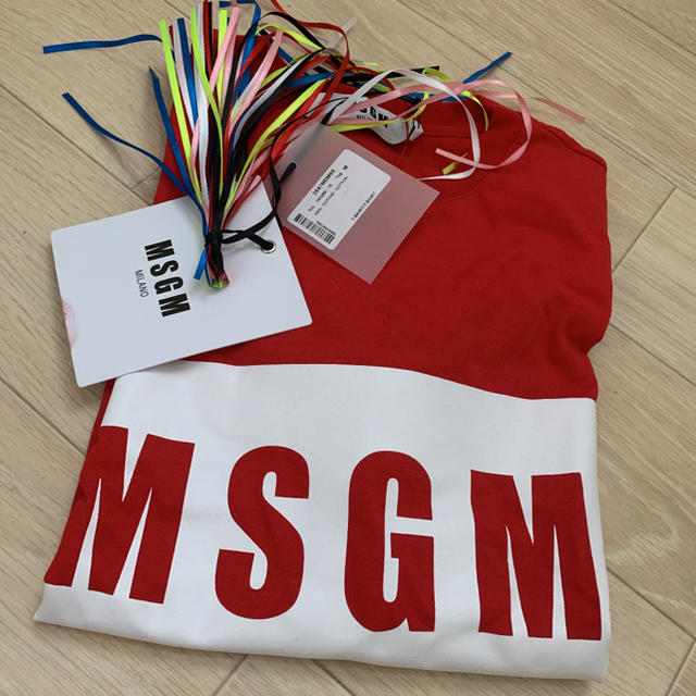 新品　美品　未使用 MSGM Ｔシャツ