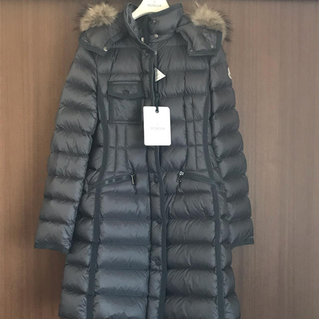 MONCLER(モンクレール)の★ 新品 モンクレール　エルミファー　HERMIFUR　サイズ00   レディースのジャケット/アウター(ダウンコート)の商品写真