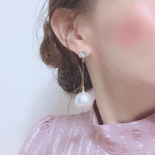 スワロフスキー(SWAROVSKI)のス気まぐれ値下げ✩︎ワロフスキーと揺れる大粒コットンパール20mm(ピアス)