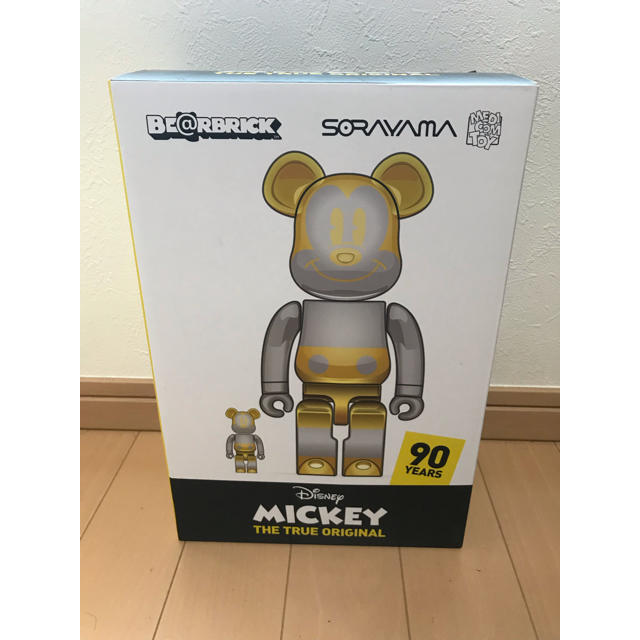 MEDICOM TOY(メディコムトイ)のBE@RBRICK FUTURE MICKEY 100％ & 400％ エンタメ/ホビーのフィギュア(その他)の商品写真