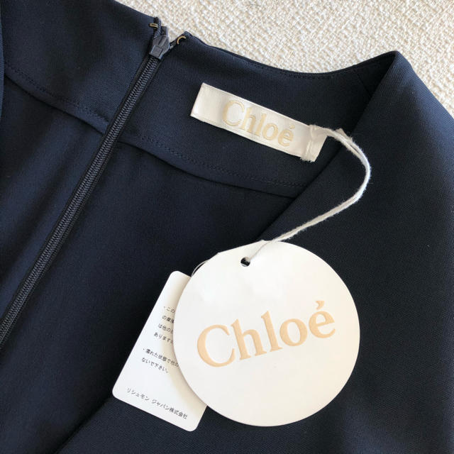 Chloe(クロエ)の【新品未使用】Chloe クロエ Vneckワンピース ¥213,840 レディースのワンピース(ひざ丈ワンピース)の商品写真