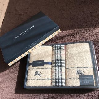 バーバリー(BURBERRY)のバーバリー　タオルセット　新品☆(タオル/バス用品)