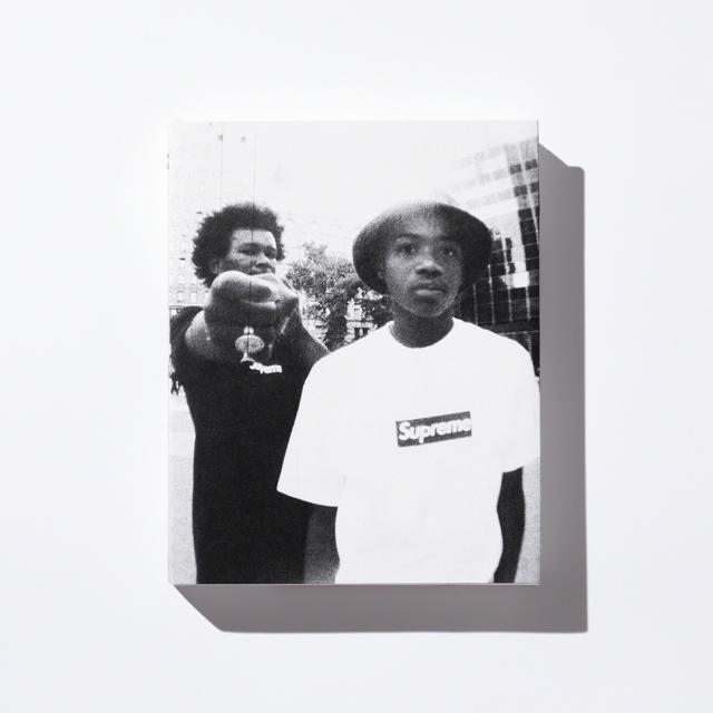 Supreme(シュプリーム)のSupreme (Vol 2) Book エンタメ/ホビーの本(ファッション/美容)の商品写真