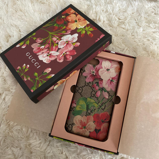 Gucci - GUCCI iPhoneケースの通販